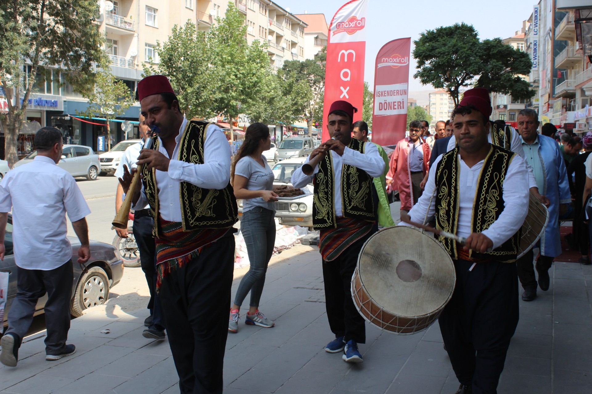 Davullu zurnalı Ahilik daveti