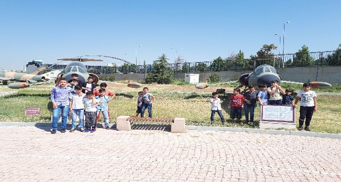 Büyükşehir, mülteci çocuklara sahip çıkıyor