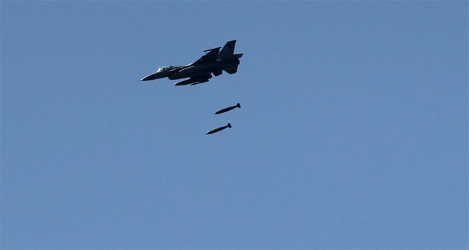 Rus Savaş uçakları, YPG mevzilerini vurdu