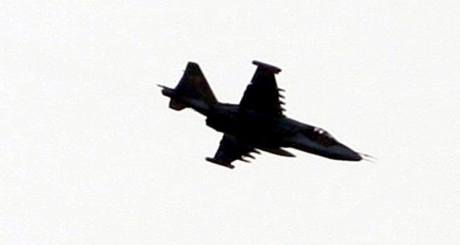 Suriye'nin Lazkiye şehrinde Rus savaş uçağı düştü!