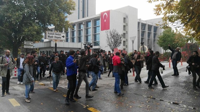 Ankara'da istifa öncesi protesto