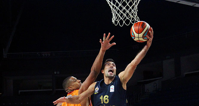 Basketbol derbisinin galibi Fenerbahçe