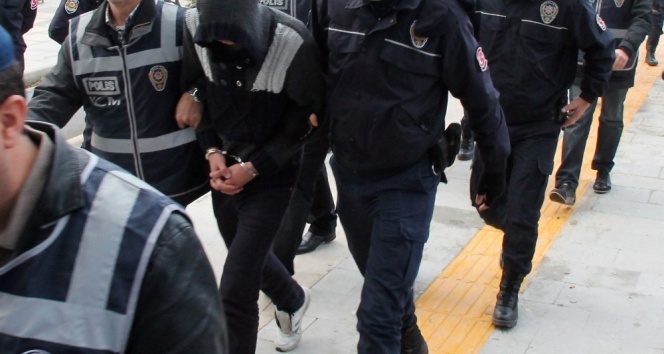 İzmir'de FETÖ operasyonu: 53 gözaltı