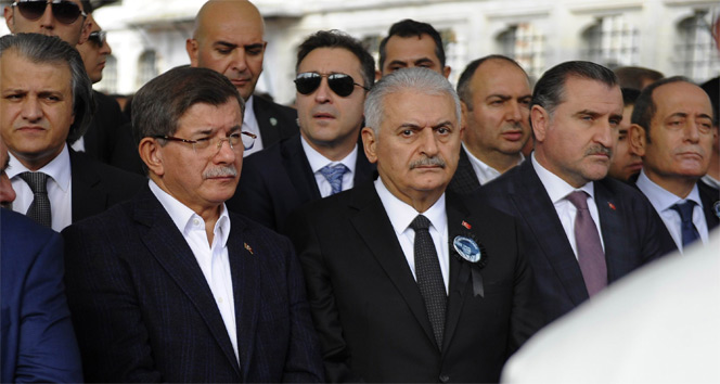 Ahmet Davutoğlu, cenaze törenine katıldı