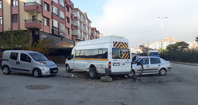 Ankara’da öğrenci servisi kaza yaptı