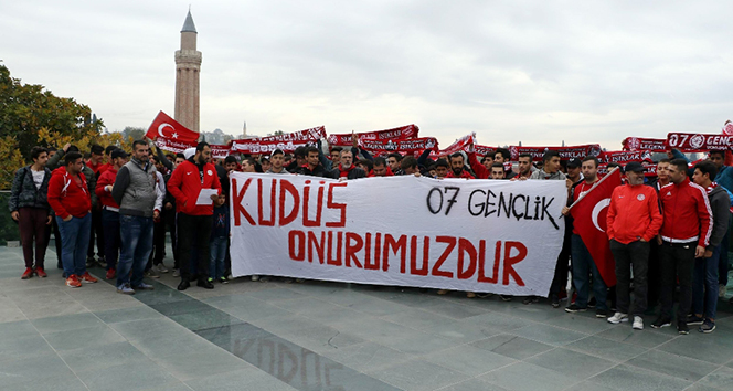 Antalyasporlu taraftarlardan alkışlık hareket