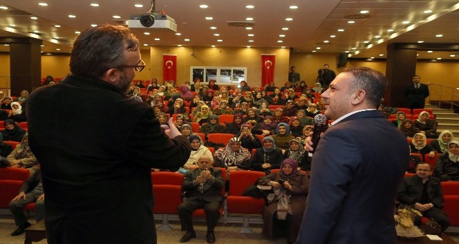 Sincan’da Senai Demirci’den seminer