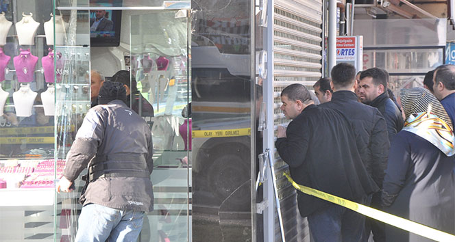 İzmir'de kuyumcuyu vuran zanlılardan biri yakalandı