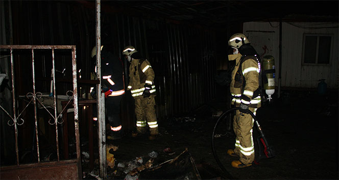 Beylikdüzü’nde konteynerde yangın: 3 ölü, 1 yaralı