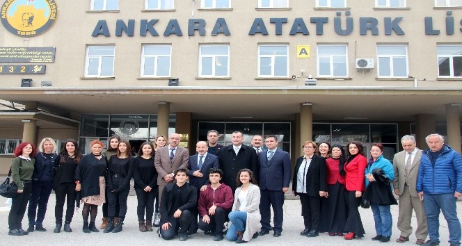 Başkan Taşdelen “Rehberiniz bilim, önderiniz Atatürk olsun”