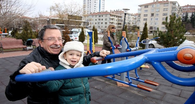 Çankaya’da parklara bakım onarım yapılıyor