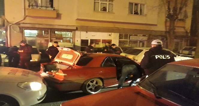Ankara’da polis-şüpheli kovalamacası kazayla bitti