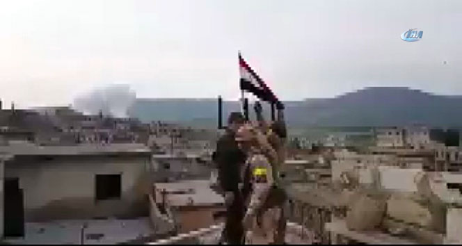 Raco'da rejim bayrağı indirildi