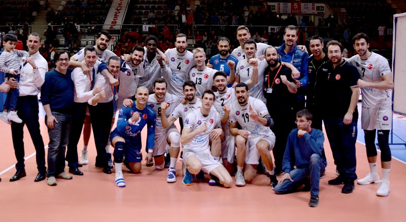 Halkbank finale yürüdü