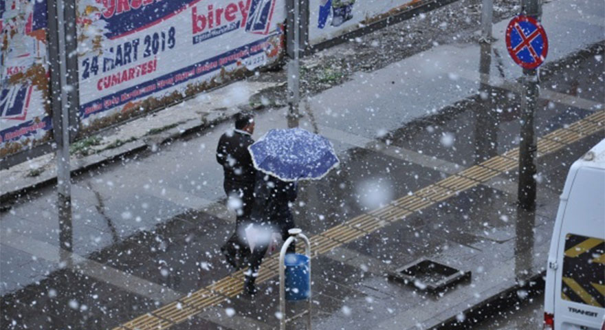 Nisan’da kar sürprizi! Lapa lapa yağdı…