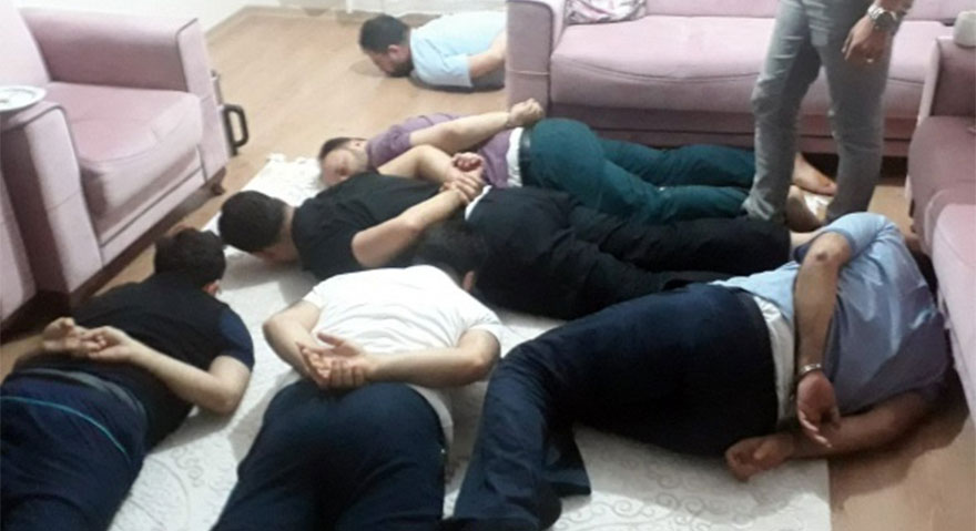 Adana'da FETÖ hücre evine operasyon Fetullah Gülen'in 'bahçıvan'ı yakalandı
