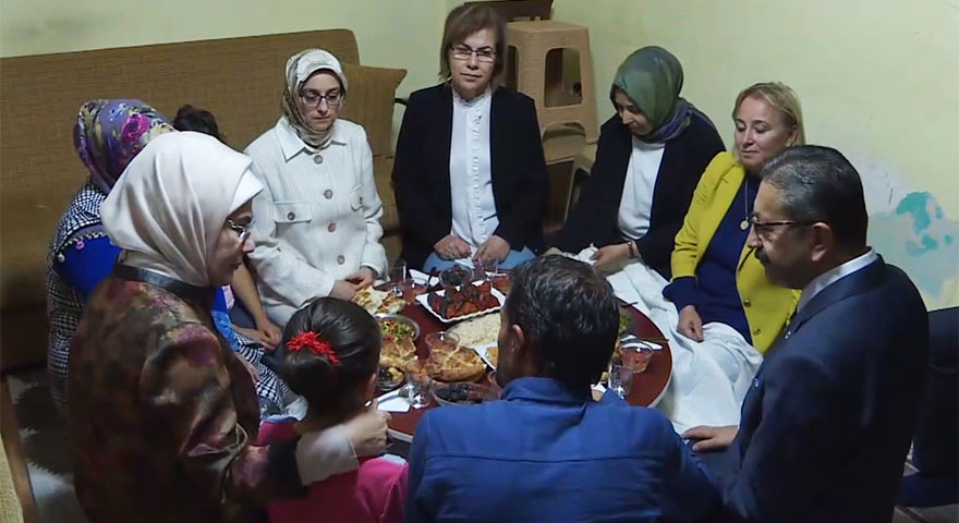 Emine Erdoğan'dan Çevik ailesine ziyaret