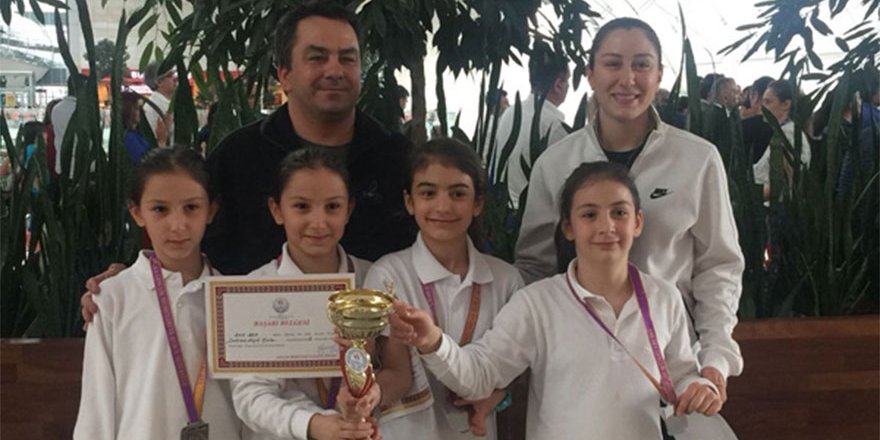 Minik Kız Satranç Takımı Ankara ikincisi oldu