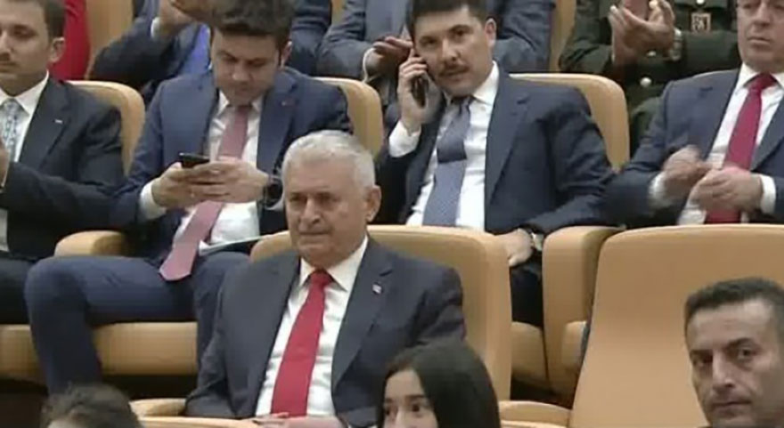 Başkan Erdoğan'dan Yıldırım'a şeref madalyası!