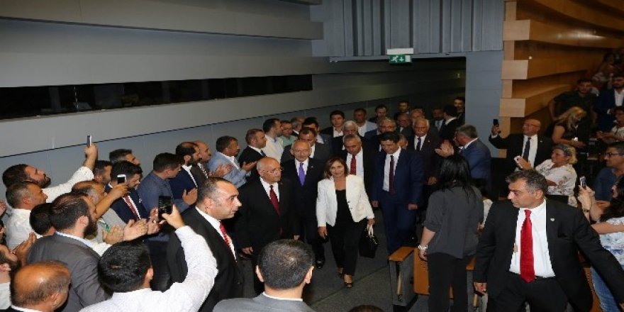 ATO Congresium’da Sunay Akın’dan “Bir Cumhuriyet Hikayesi”