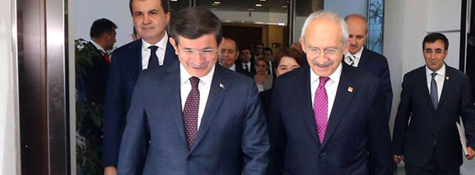 Davutoğlu, Kılıçdaroğlu'nu Twitter takip listesinden çıkardı