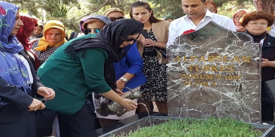 MHP'li kadınlar Ankara'da buluştu