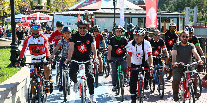 Başkent'te pedallar ‘kalpler’ için çevrildi