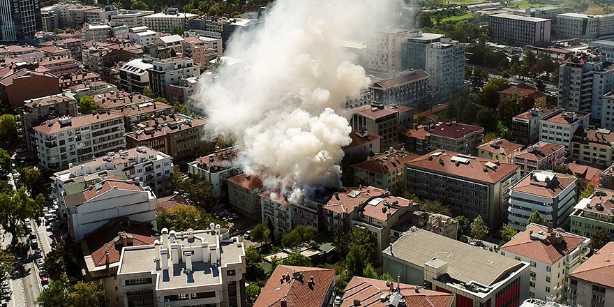 Ankara'da korkutan yangın! Yürekler ağıza geldi