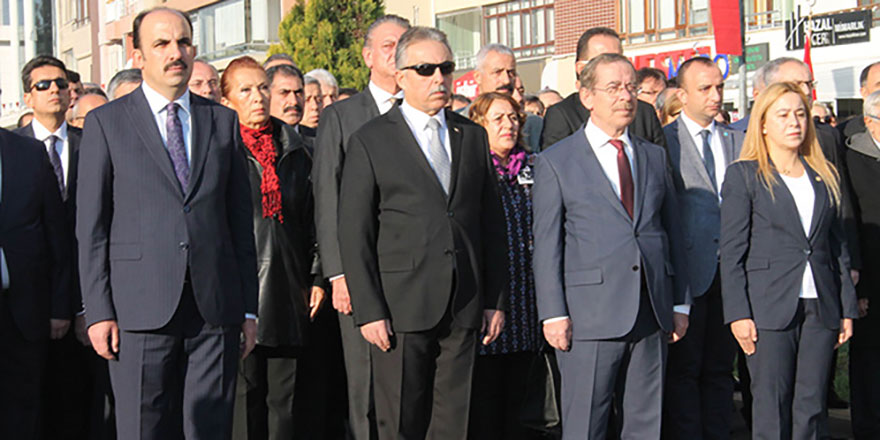 Konya'da 10 Kasım töreninde marş hatası Vali hepsini görevden aldı