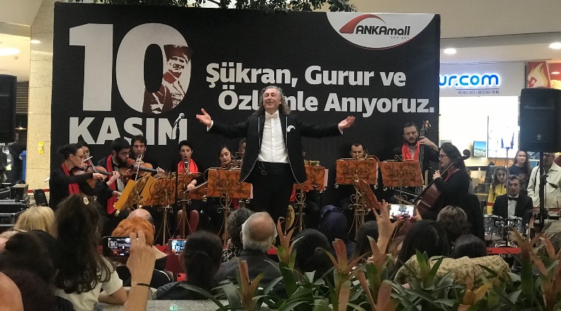 Atatürk sevdiği şarkılarla anıldı