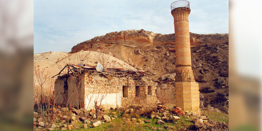 Tarihi caminin hali içler acısı!