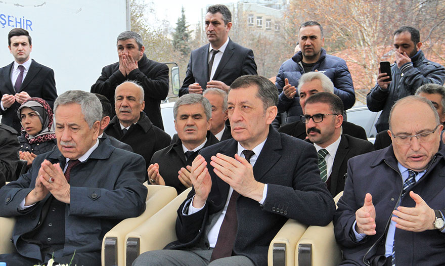 İstiklal Marşı Türk dilinin en güzel örneklerinden biridir