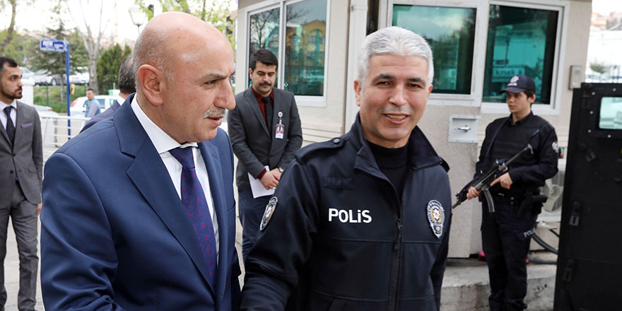 Turgut Altınok polisleri unutmadı