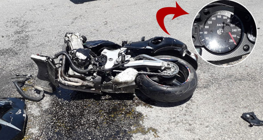 Motosiklet kazasında 2 kişi hayatını kaybetti