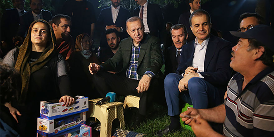 Cumhurbaşkanı Erdoğan, vatandaşlarla çay içti