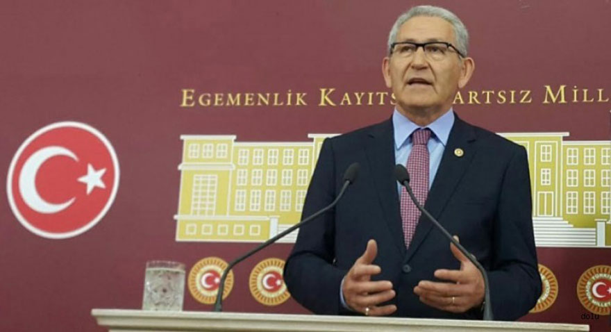 Bakan Koca'dan, CHP'li vekilin ailesine başsağlığı