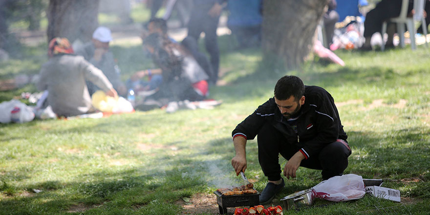 Ankaralılar parklara akın etti