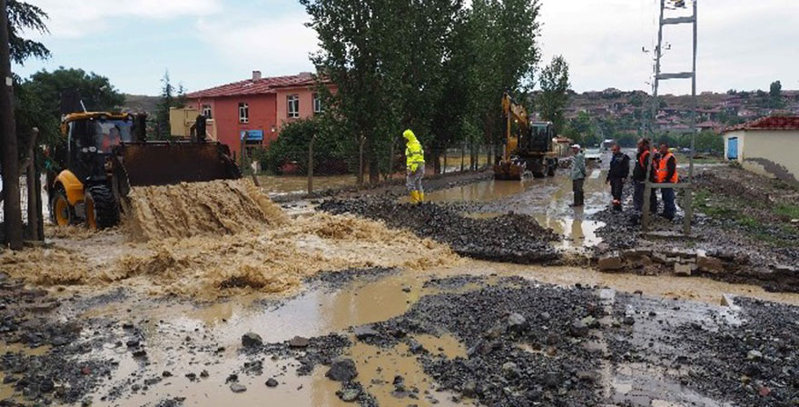 Ankara Büyükşehir ekipleri 7/24 çalışıyor