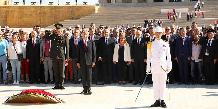 CHP heyeti Anıtkabir’i ziyaret etti