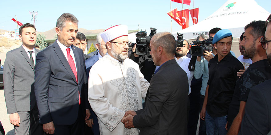 Erbaş ve Köse'den şehit evine ziyaret