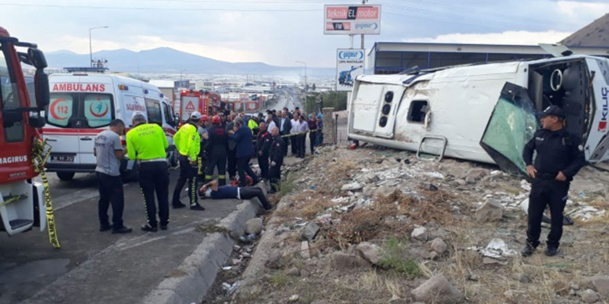 Kayseri'de işçi servisi takla attı: 23 yaralı