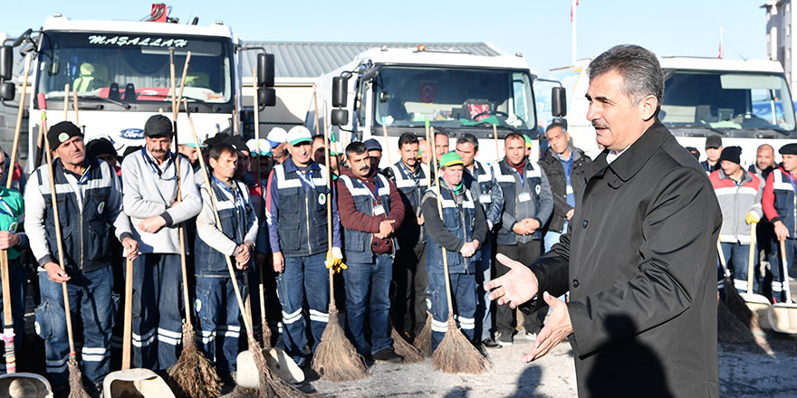 Mamak'ta temizlik avcıları iş başında