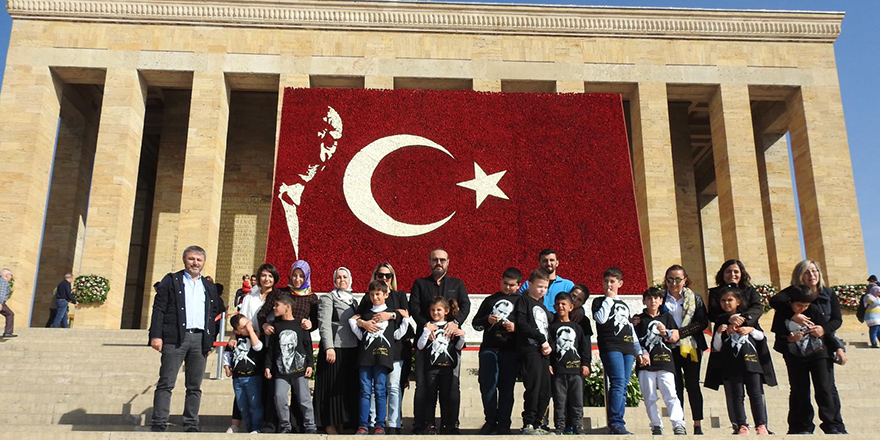 Özel çocuklar Ata’nın huzurunda