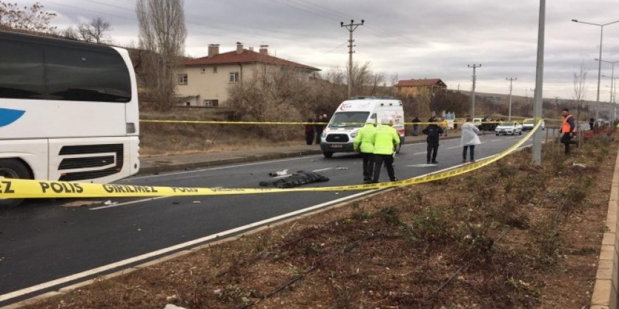 Kırşehir'de feci kaza: 3 ölü 1 yaralı