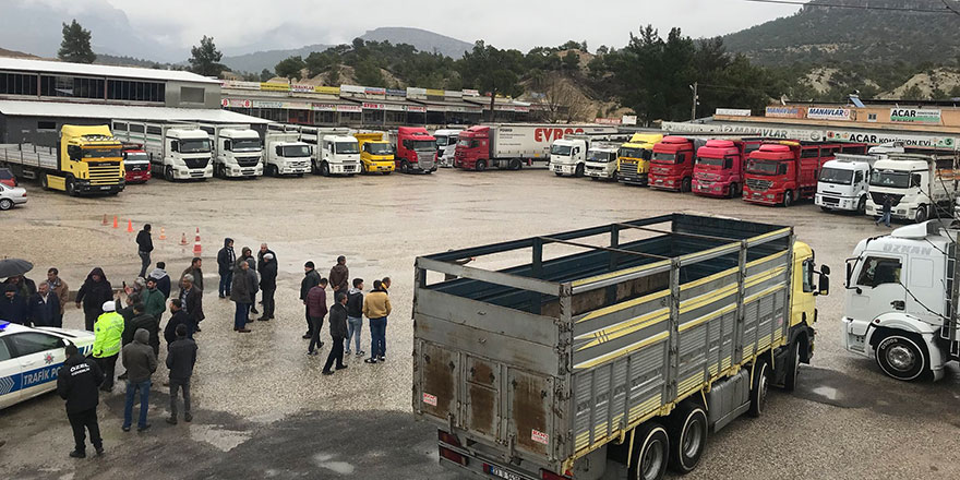 Nakliyeciler Ankara'da ve çeşitli illerde eylem yaptı