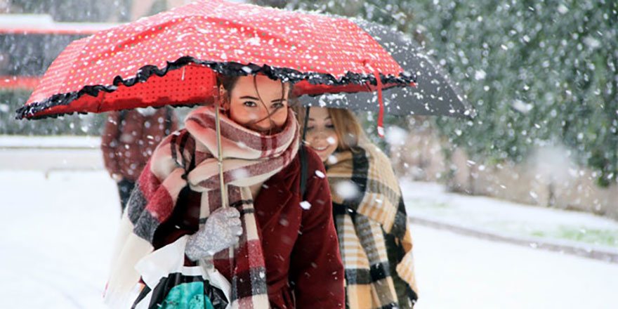 Ankara'da kar etkili oluyor - Okullar tatil mi?