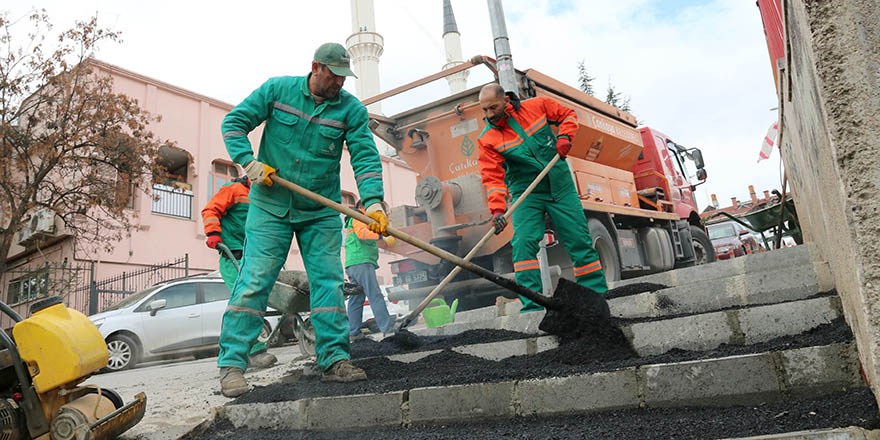 Çankaya’dan merdivenli yol yapımı