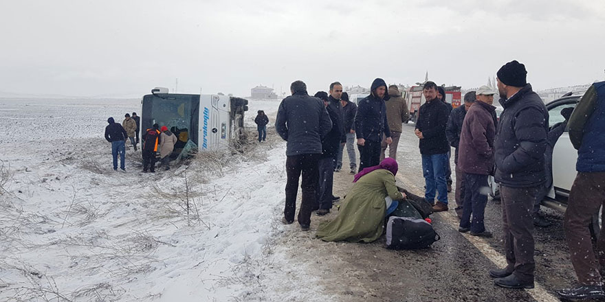 Kayseri'de yolcu otobüsü devrildi