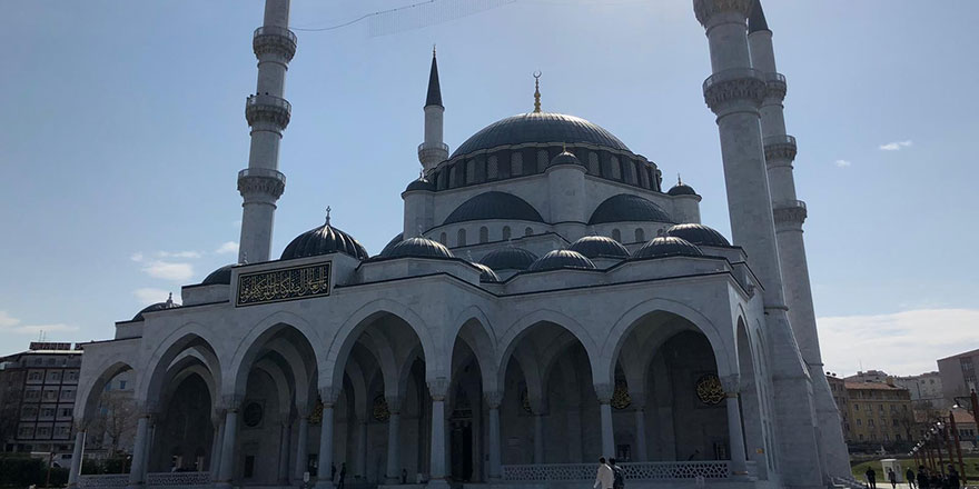 Melike Hatun Camii dezenfekte edildi