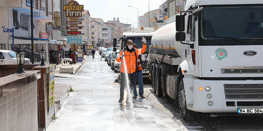 Etimesgut'ta caddeler yıkanıyor